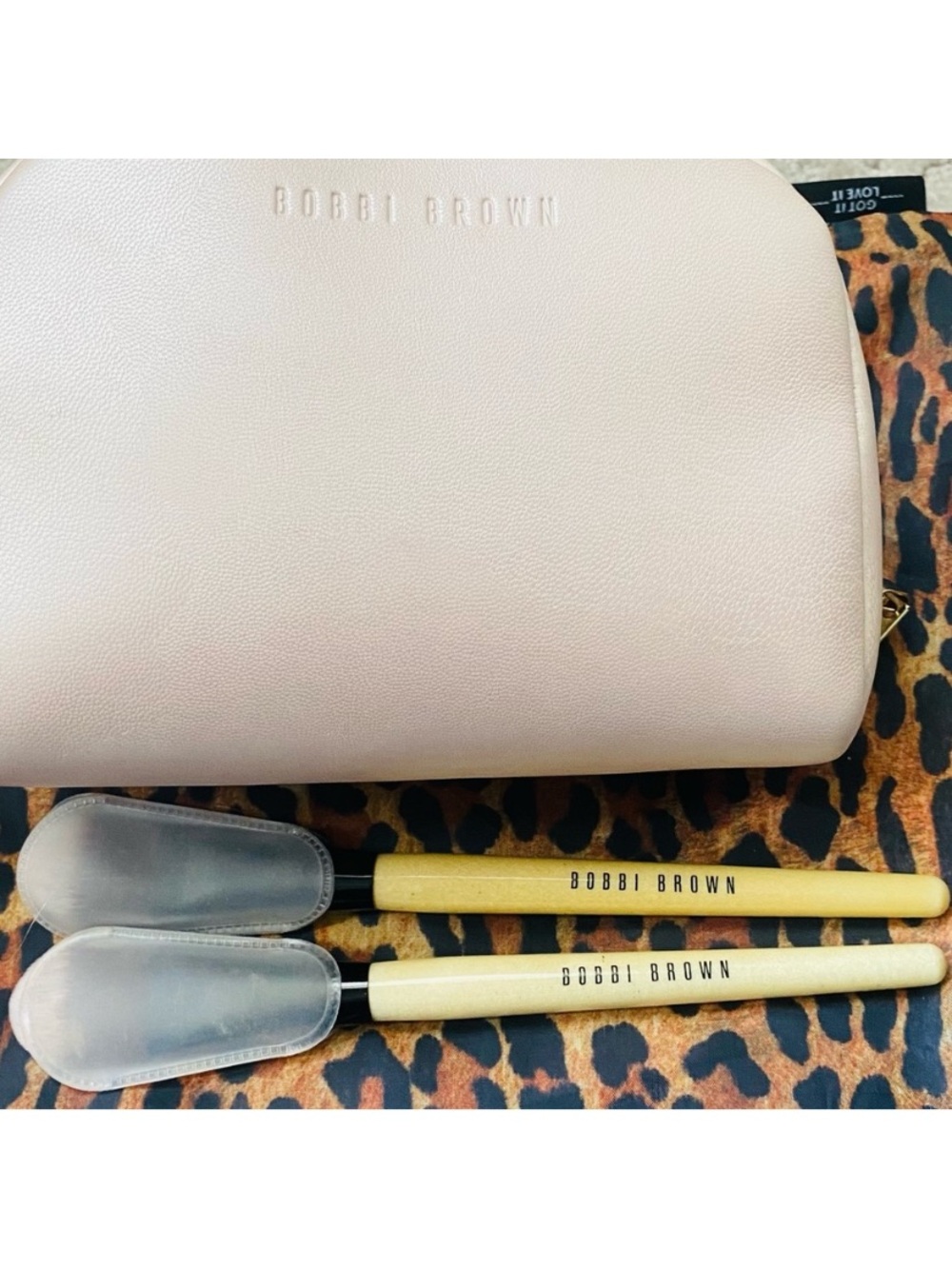 Bobbi Brown Foundation Brushes (2) &  Blush BB cosmetic bag - Picture 3 of 9